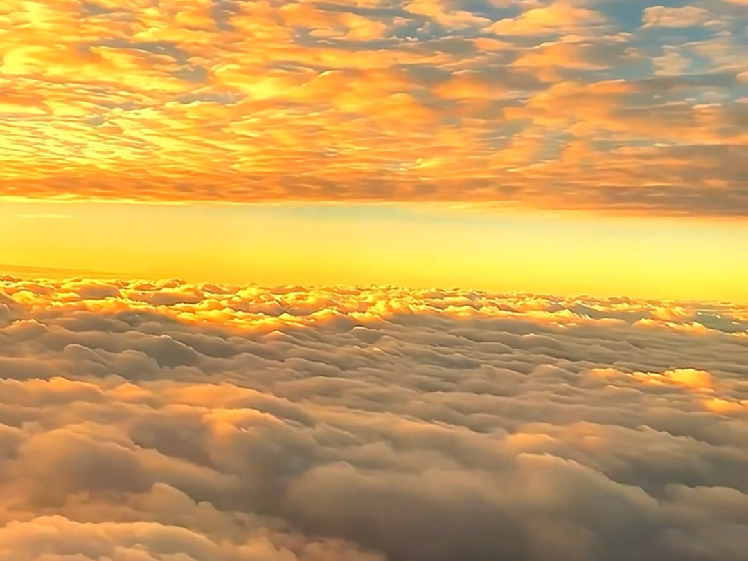 只是想把好看的天空美景分享给你,因为我知道分享欲是高级浪漫.