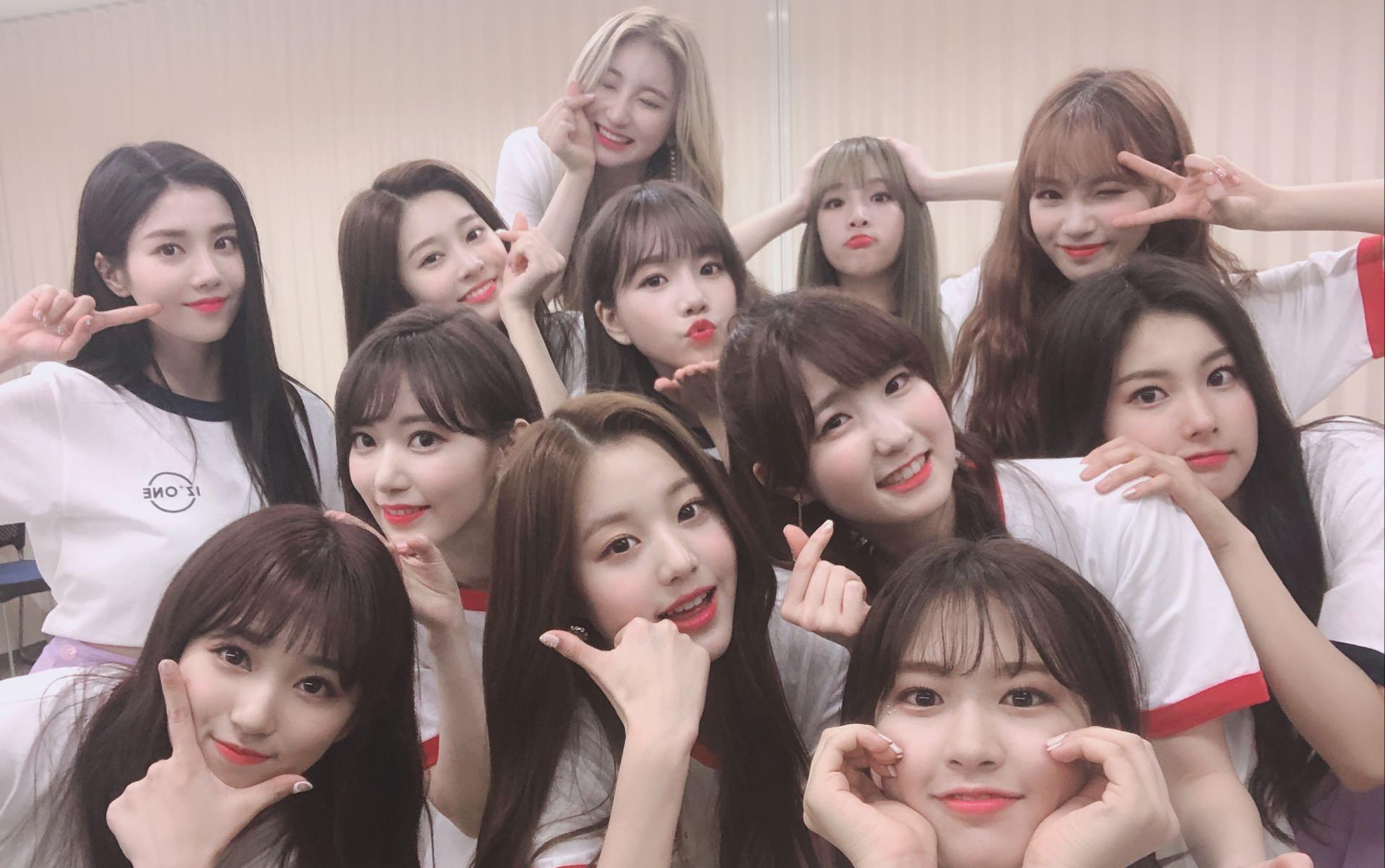 【不讲话的自闭拆专】iz*one迷你1辑[color*iz]拆专_哔哩哔哩 (゜-゜)