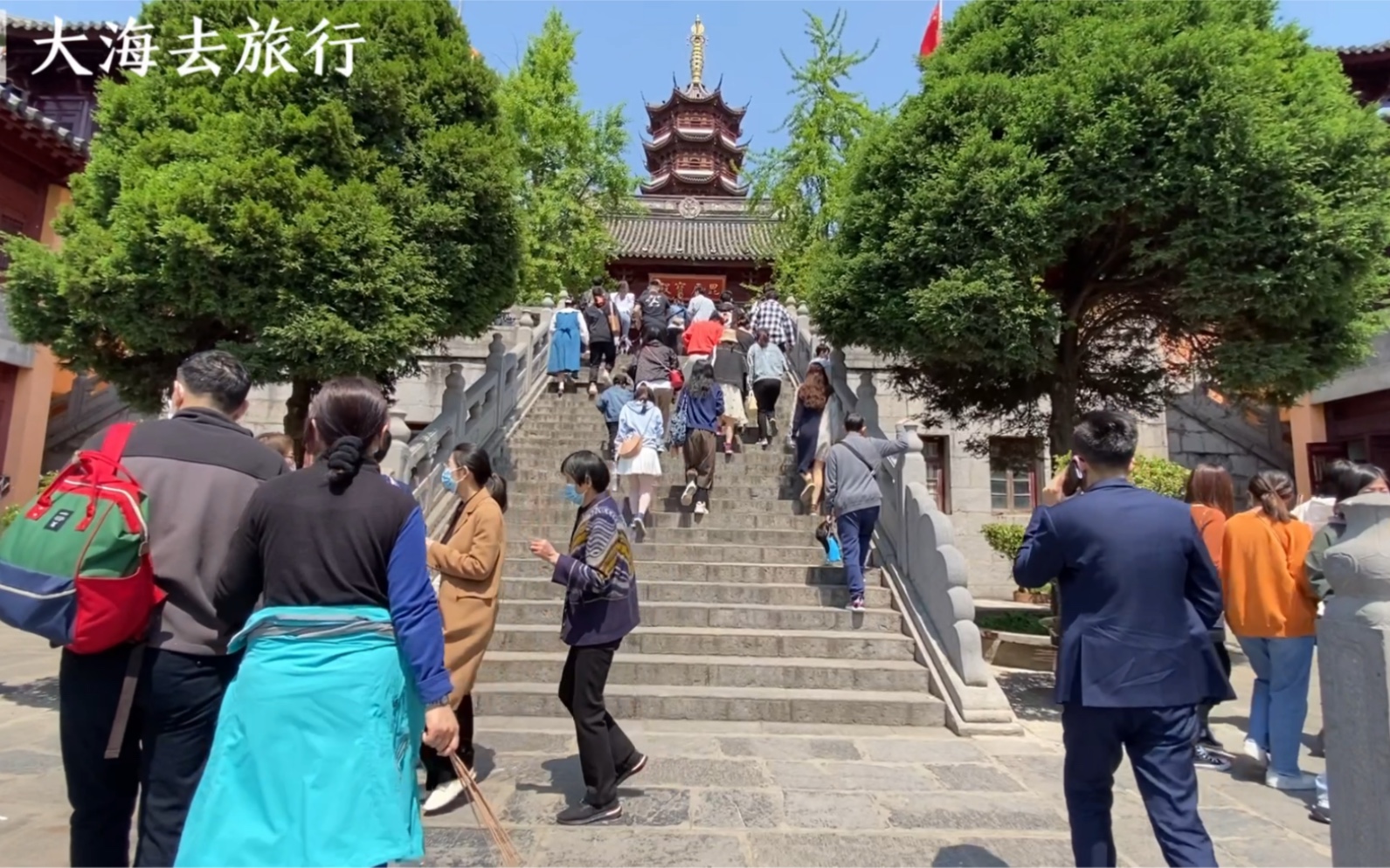 南京鸡鸣寺,香火非常旺,这里的素面很好吃!哔哩哔哩bilibili