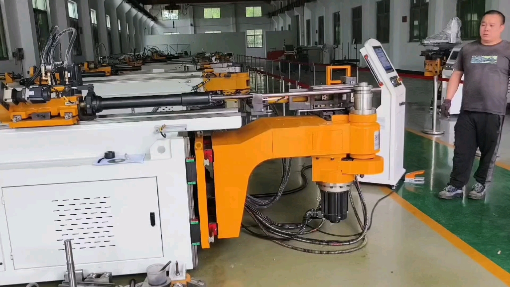 全自动数控弯管机,伺服送料连续多角度多个弯曲一次成型