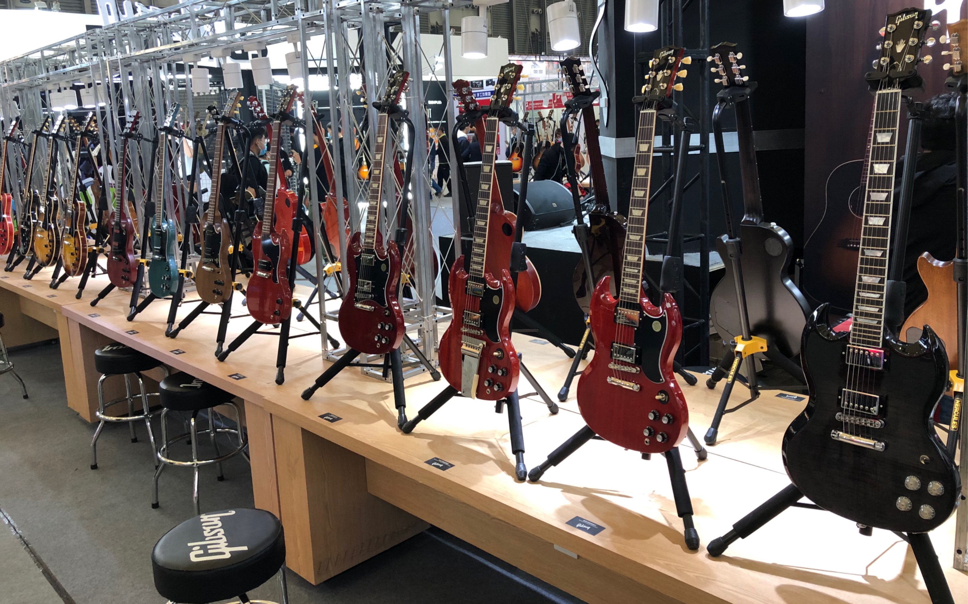 gibson custom shop展台 2020上海国际乐器展_哔哩哔哩 (゜-゜)つロ