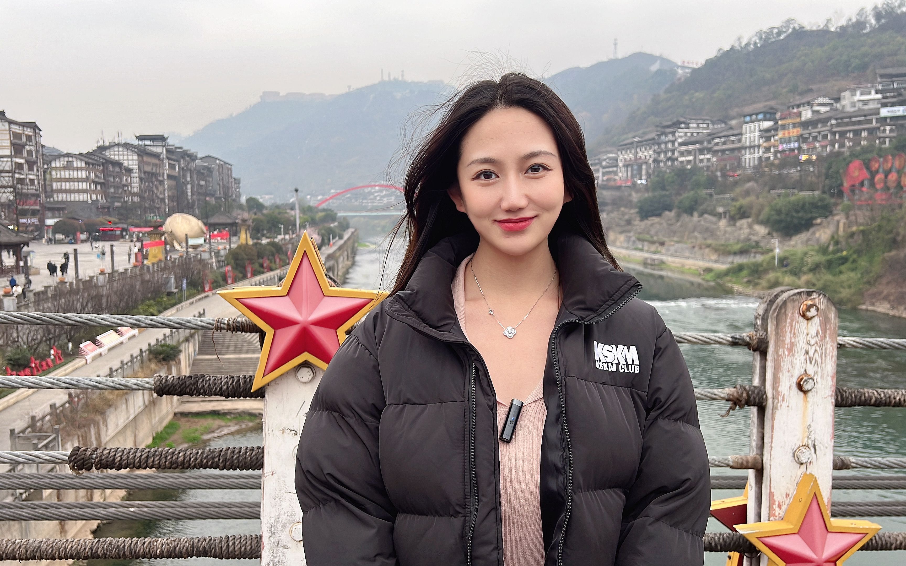 小酒妹身份遭质疑,到底是不是酒厂老板?不装了今天我摊牌了