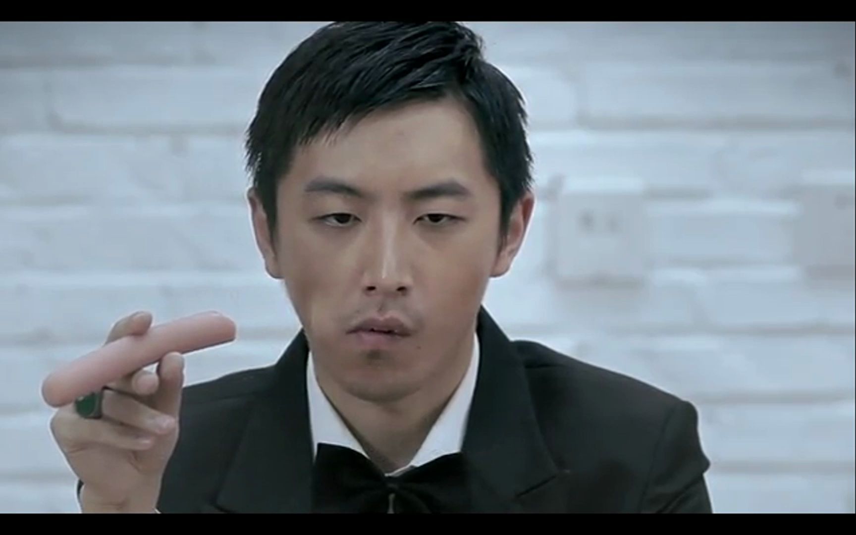 【爱情公寓】 2楼(3601大厅)小贤:依我看 他只是暂时性的低潮期 男人