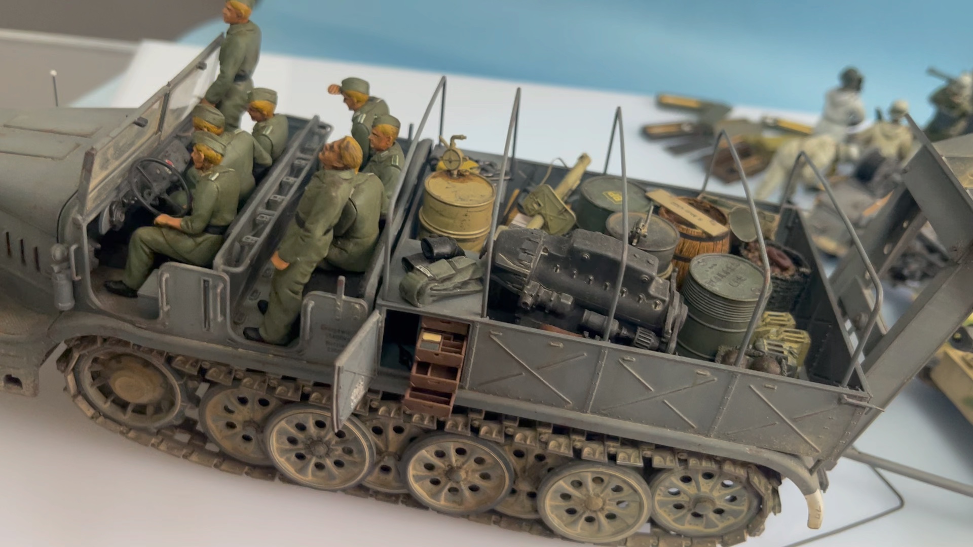 1/35 德軍18噸半履帶運輸車拖曳四號突擊炮_嗶哩嗶哩_bilibili