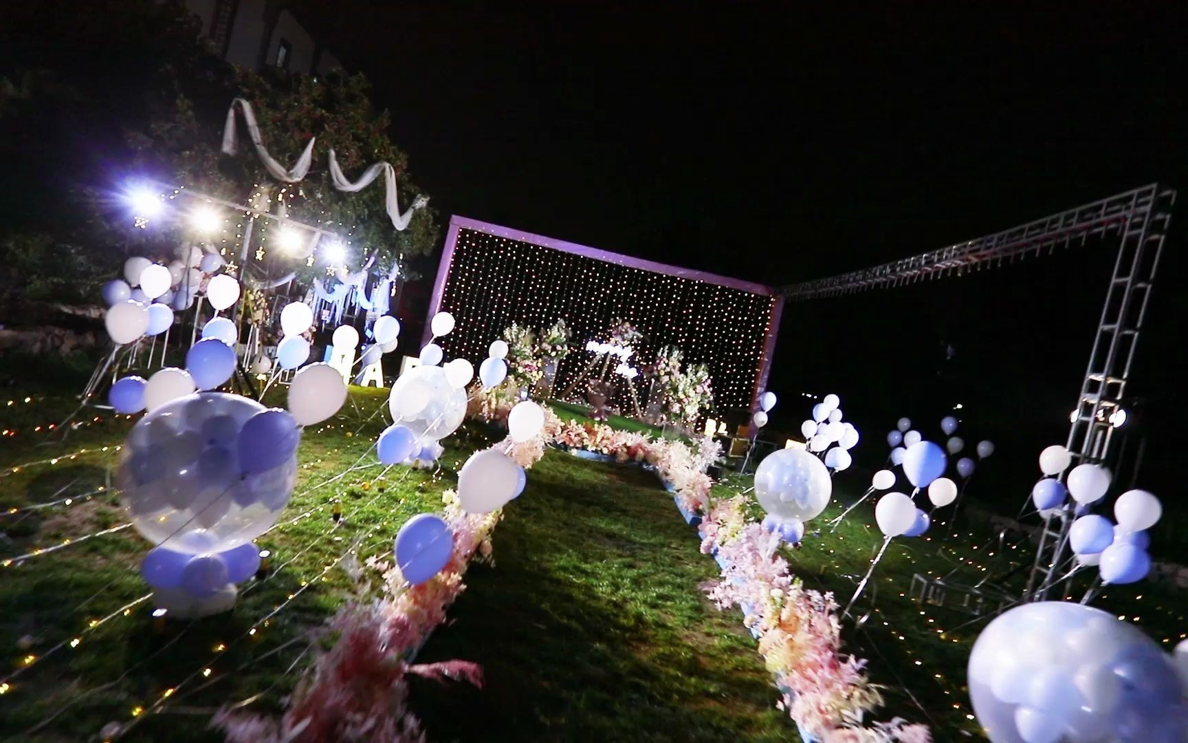 浪漫又不失仪式感的草坪求婚_哔哩哔哩_bilibili