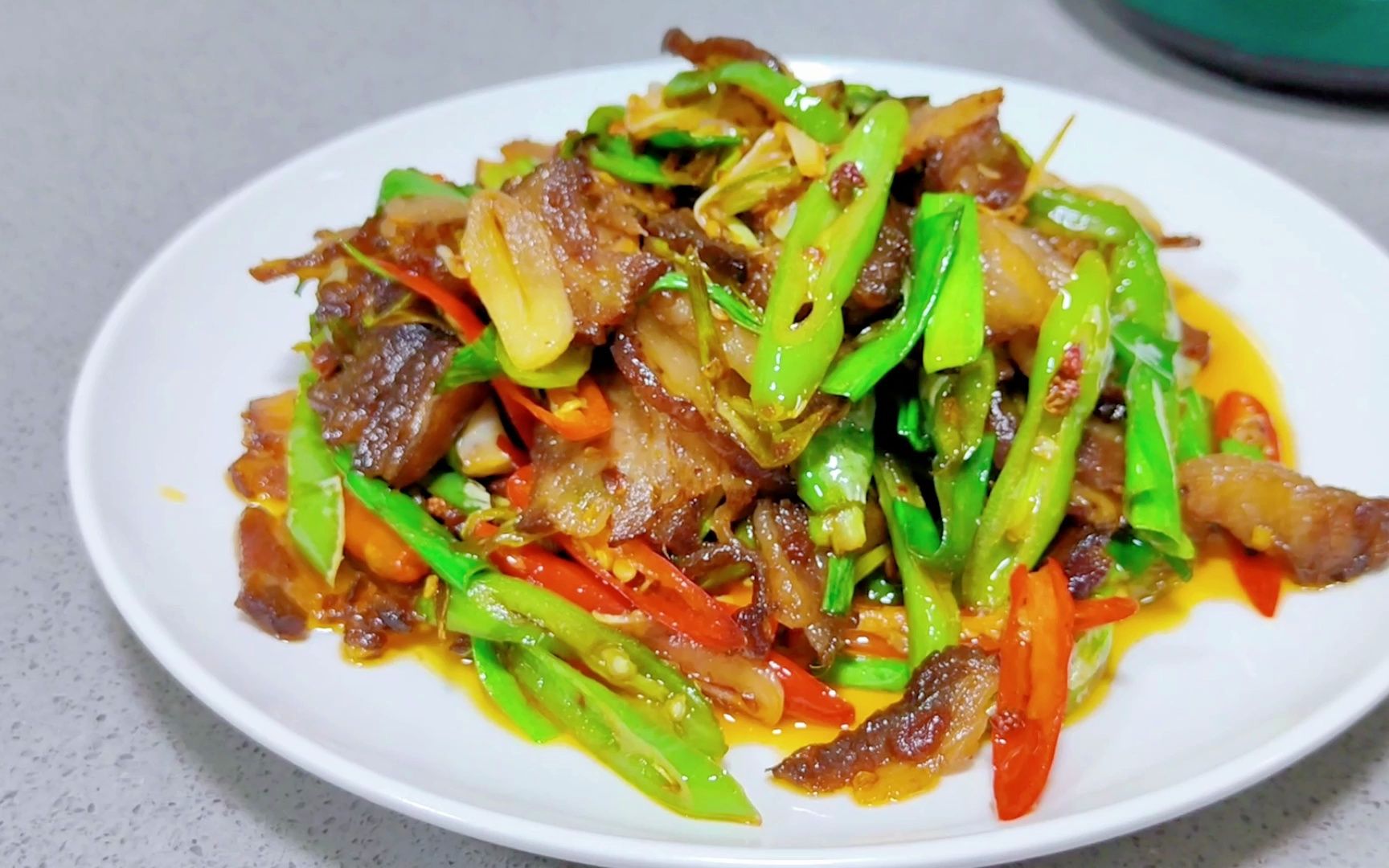 一看就会的腊肉做法,双椒炒腊肉