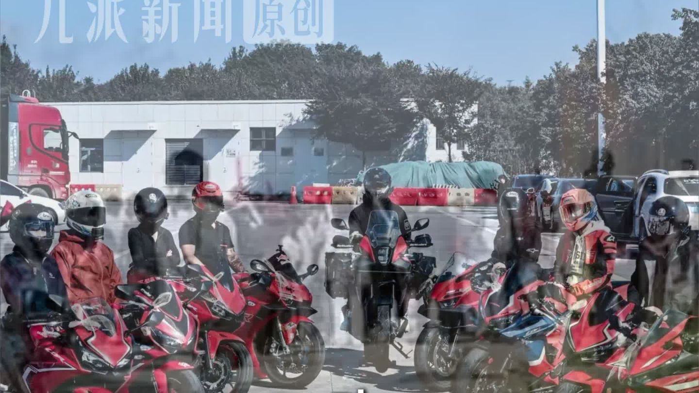 武汉小伙结婚邀约全国网友吃席 ：来了130多人，还有网友专门组建“摩托车”接亲车队