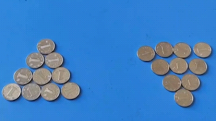 移动三枚硬币各一次,使三角形倒过来