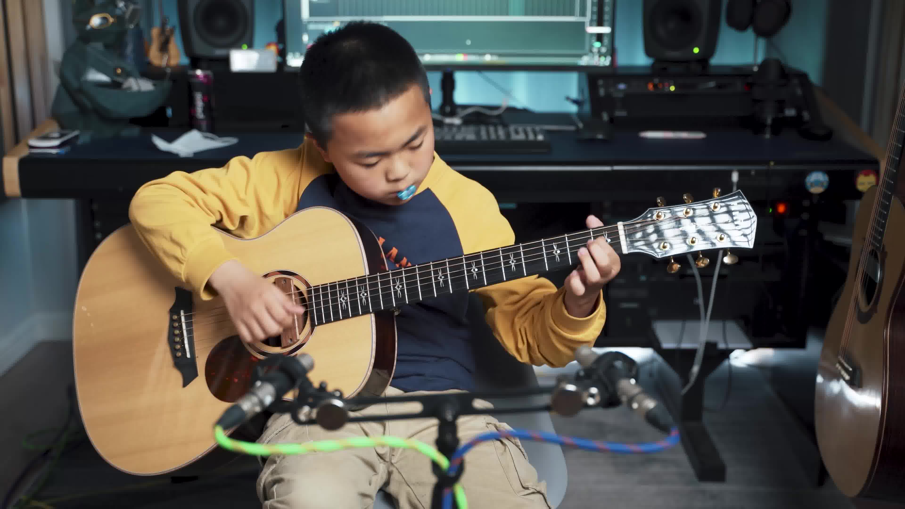 第9届吉他中国木吉他大赛指弹翻弹组 李吉琛:catching the light