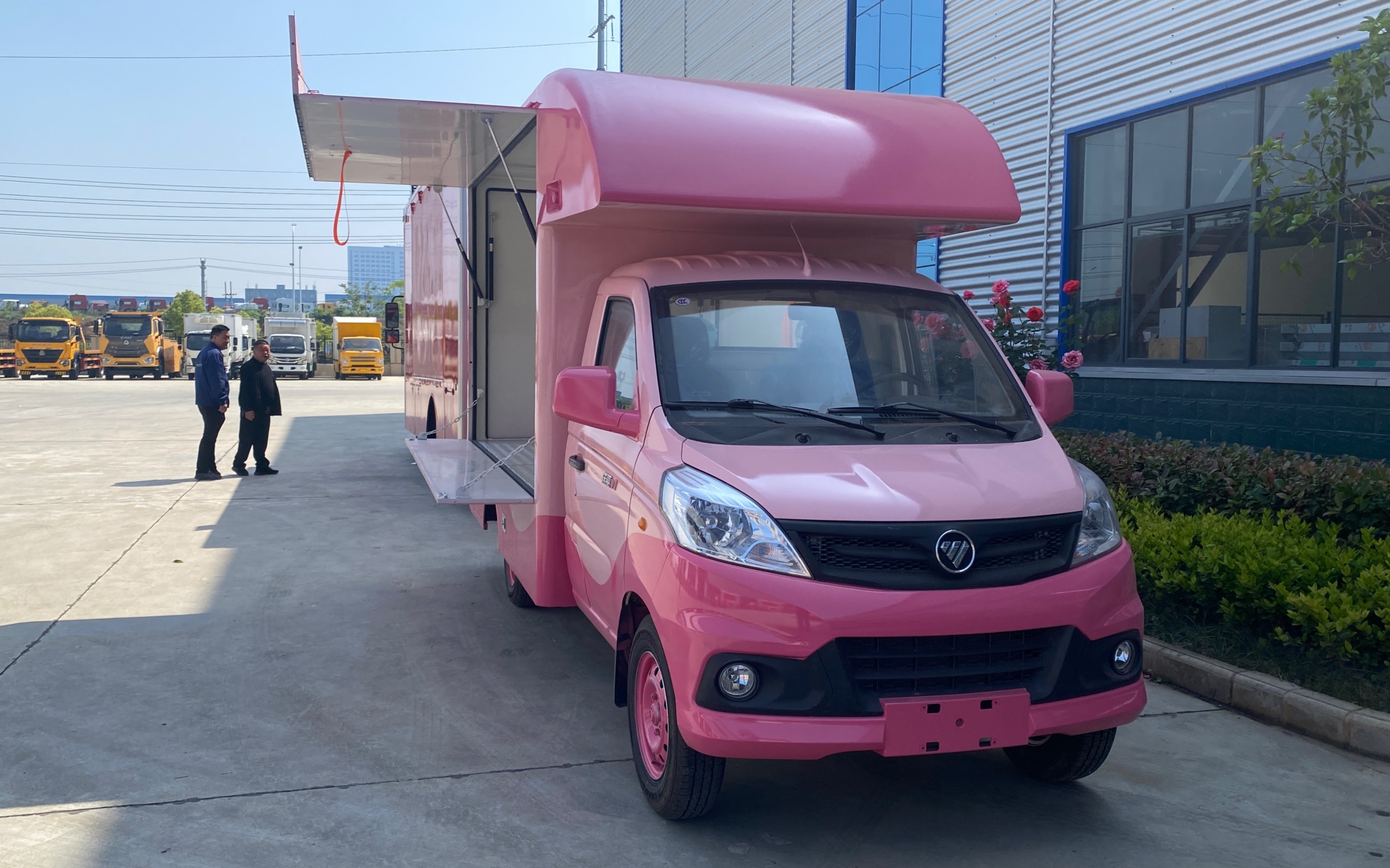 流动美食售卖车,移动店铺车,一款五万多的小吃售卖车