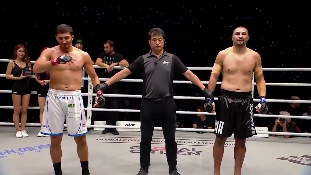 [图]【分指拳套踢拳赛】安德森·席尔瓦 Anderson Silva VS 贝布拉特·伊萨耶夫 Beybulat Isaev