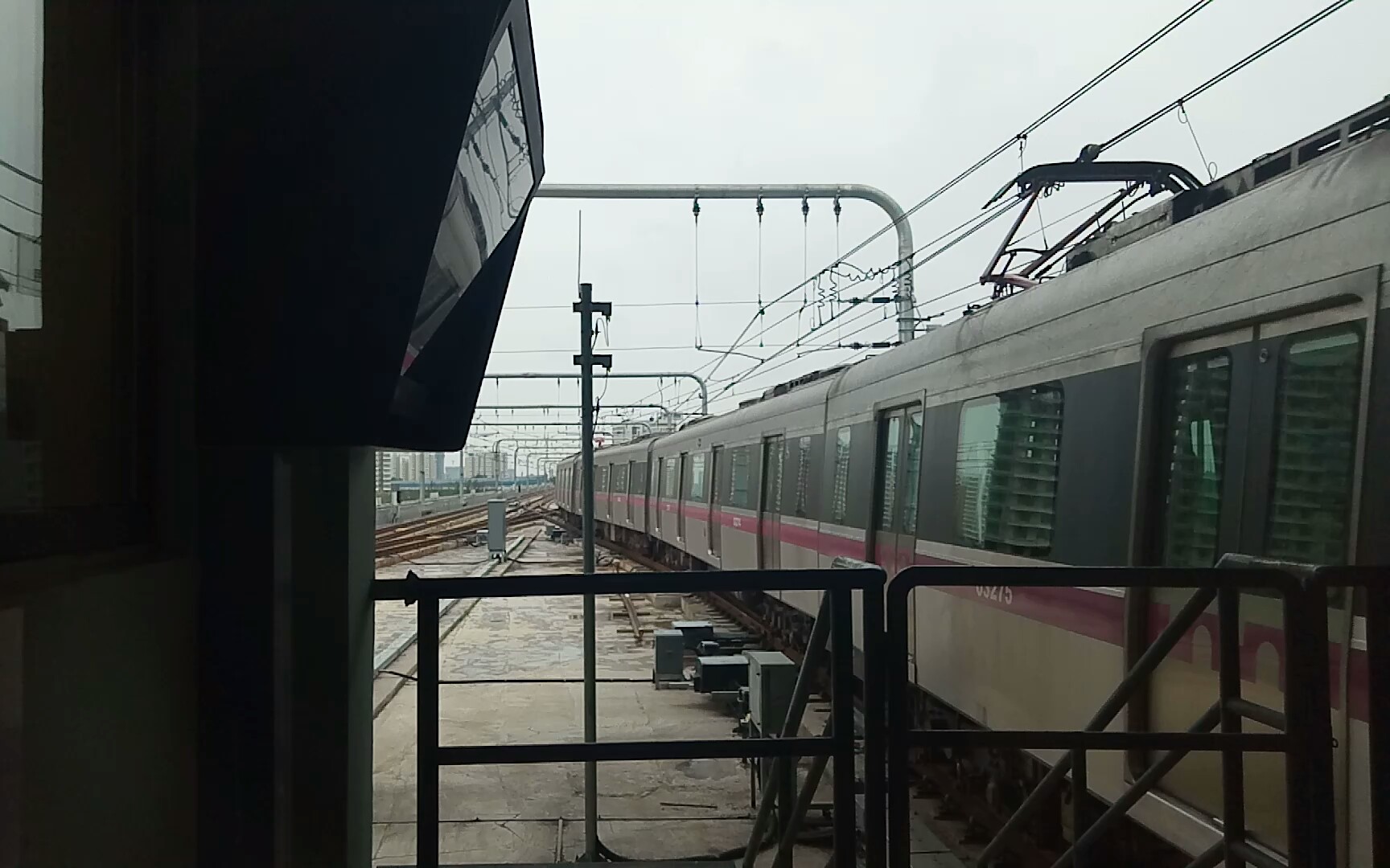 西安地铁3号线03271香湖湾站进入存车线