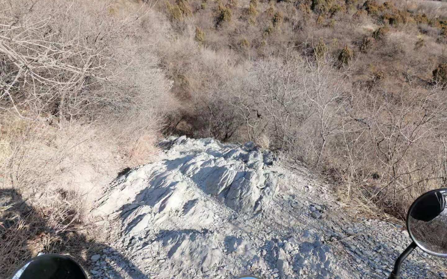 [图]香山三号半鬼笑石三台阶迎面坡