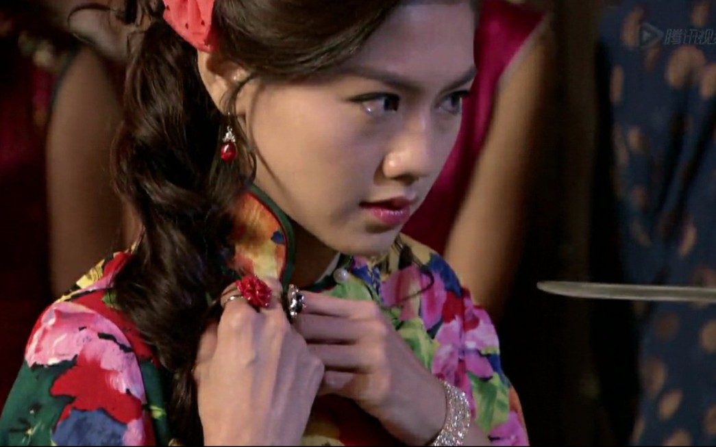 民国旗袍美女合集汉奸居然打算让美女当众脱衣服连叶问都无法阻止