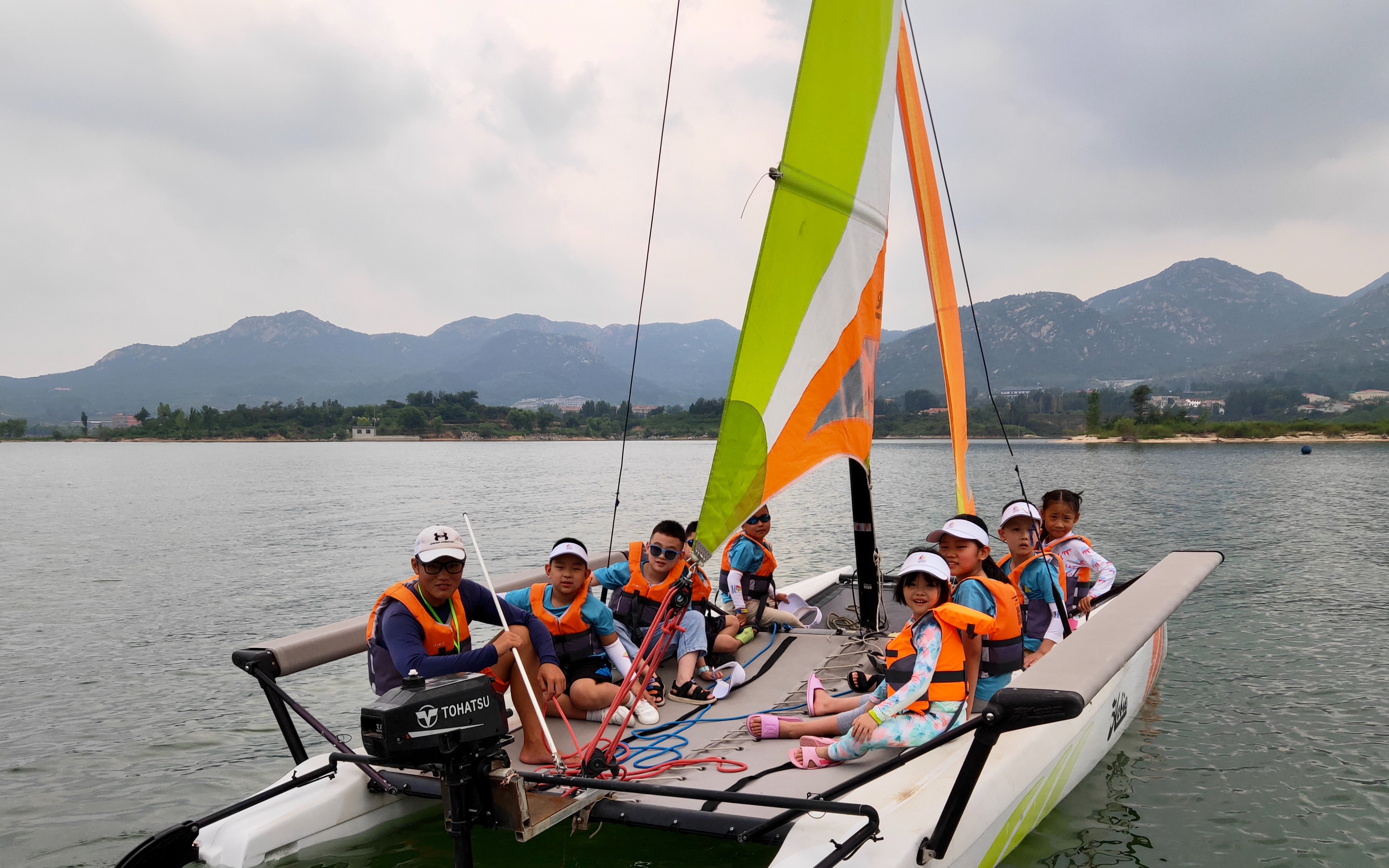 山东毅知行|"38岁最萌年龄差"我爱帆船俱乐部第5期帆船夏令营开营啦!
