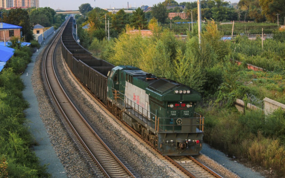 【齐北铁路】哈局齐段hxn5 0012牵引xxxxx次货物列车接近xxxx站