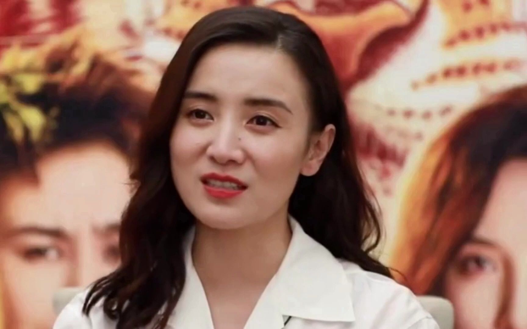 人生圆满了!惠英红终于亲到宋佳了,两人嘟嘴亲亲太可爱了吧