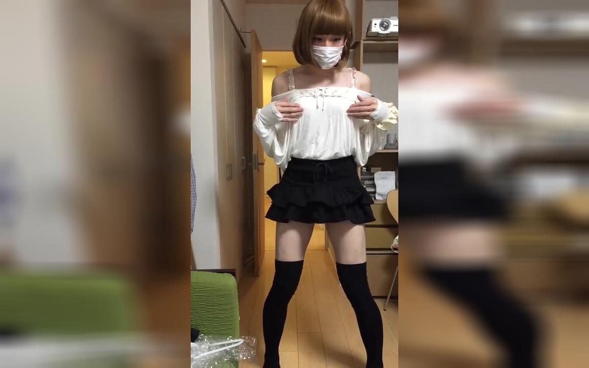 男の娘穿上女装打扫卫生