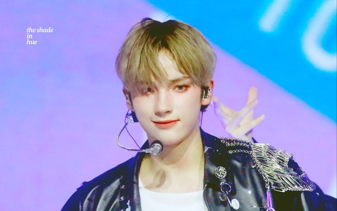 【休宁凯】211231饭拍 'Magic remix.ver' Weverse Con HUENINGKAI Focus cr.the ...