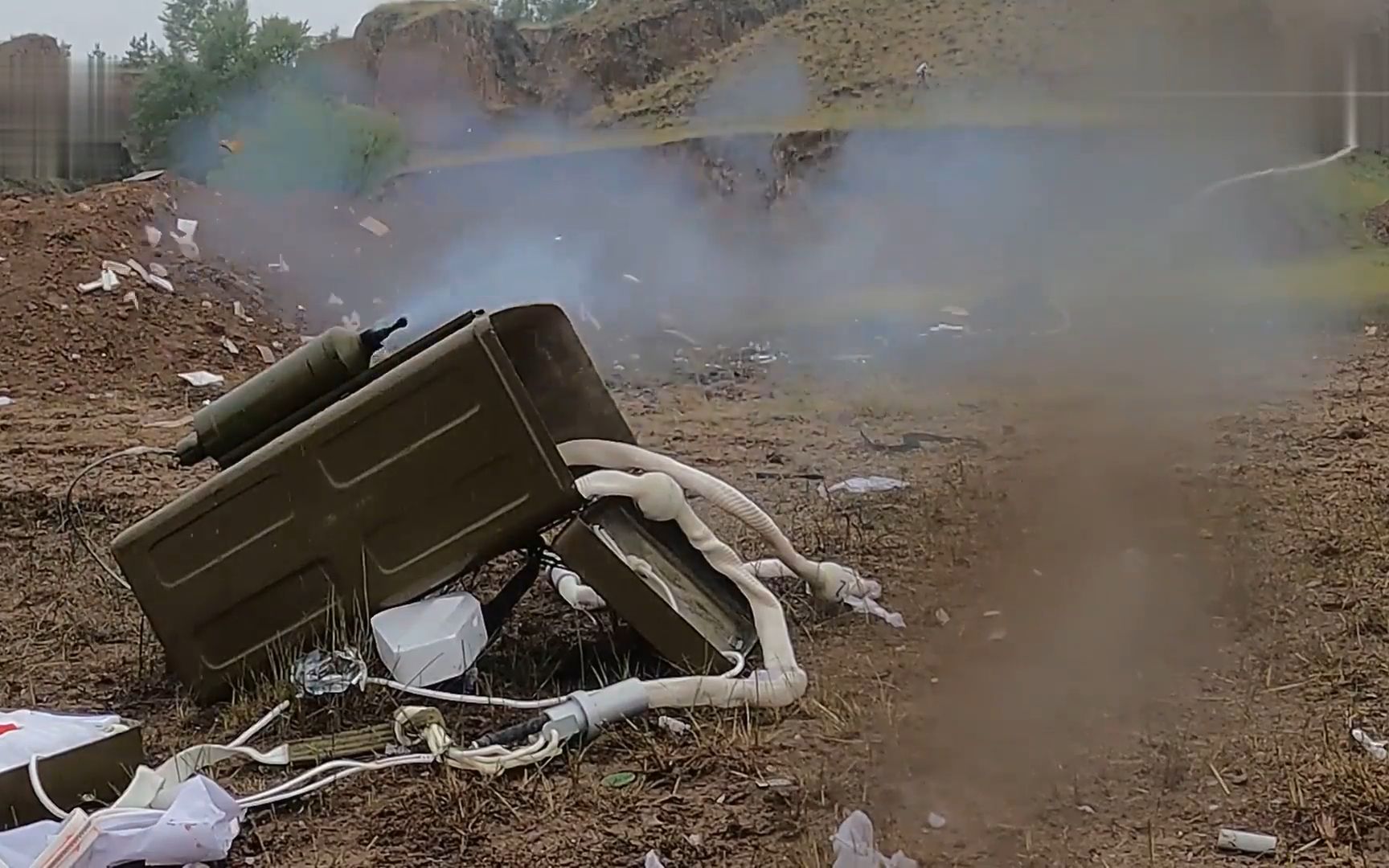 工兵神器1秒爆破!看火箭爆破器炸开冲锋路!