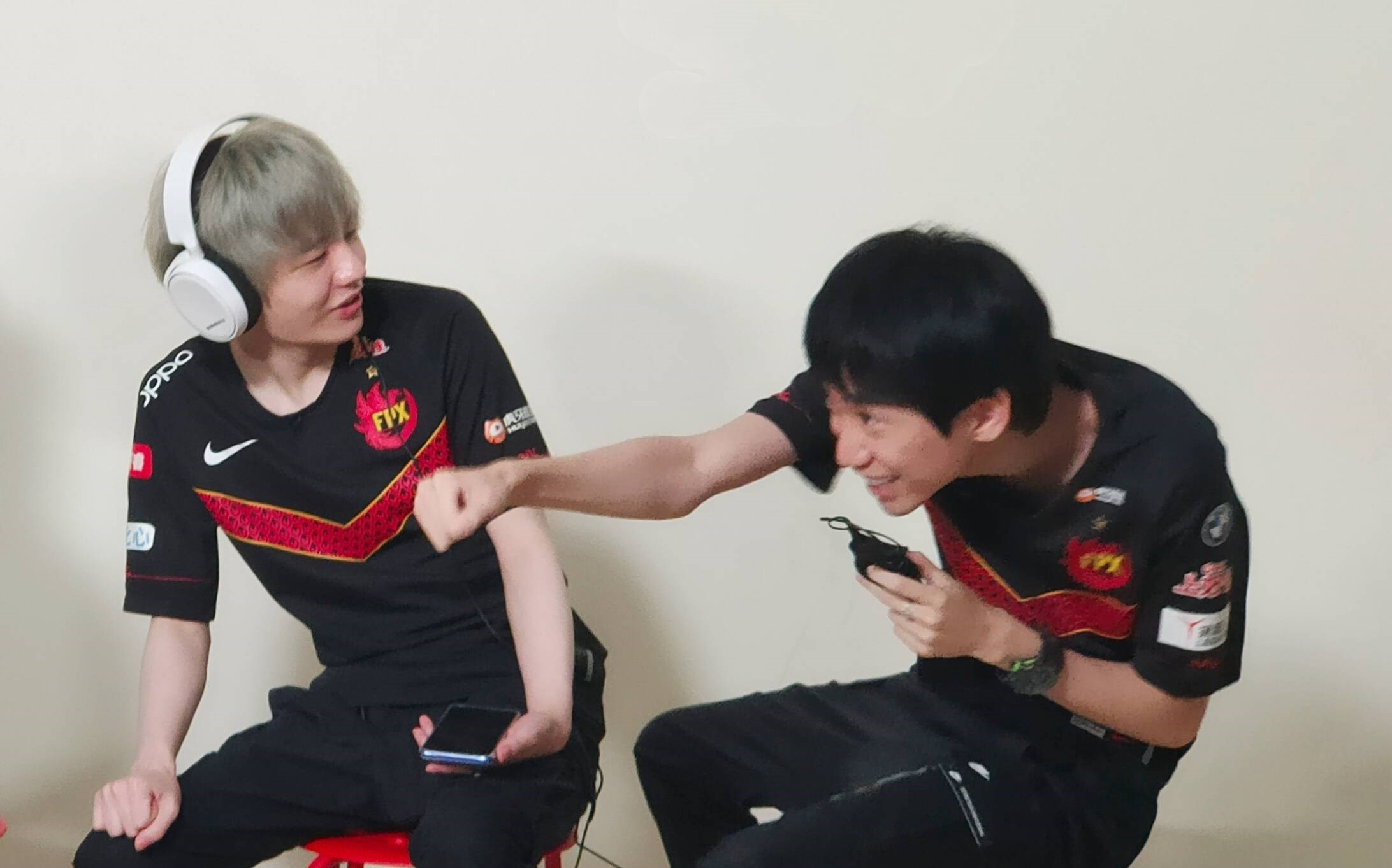 doinb公开嘲讽crisp不如路人,明年或被赶出fpx_哔哩哔哩_bilibili