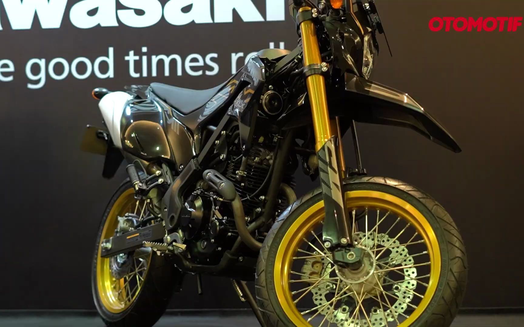 官改滑胎-川崎 klx230 sm与 klx230发布