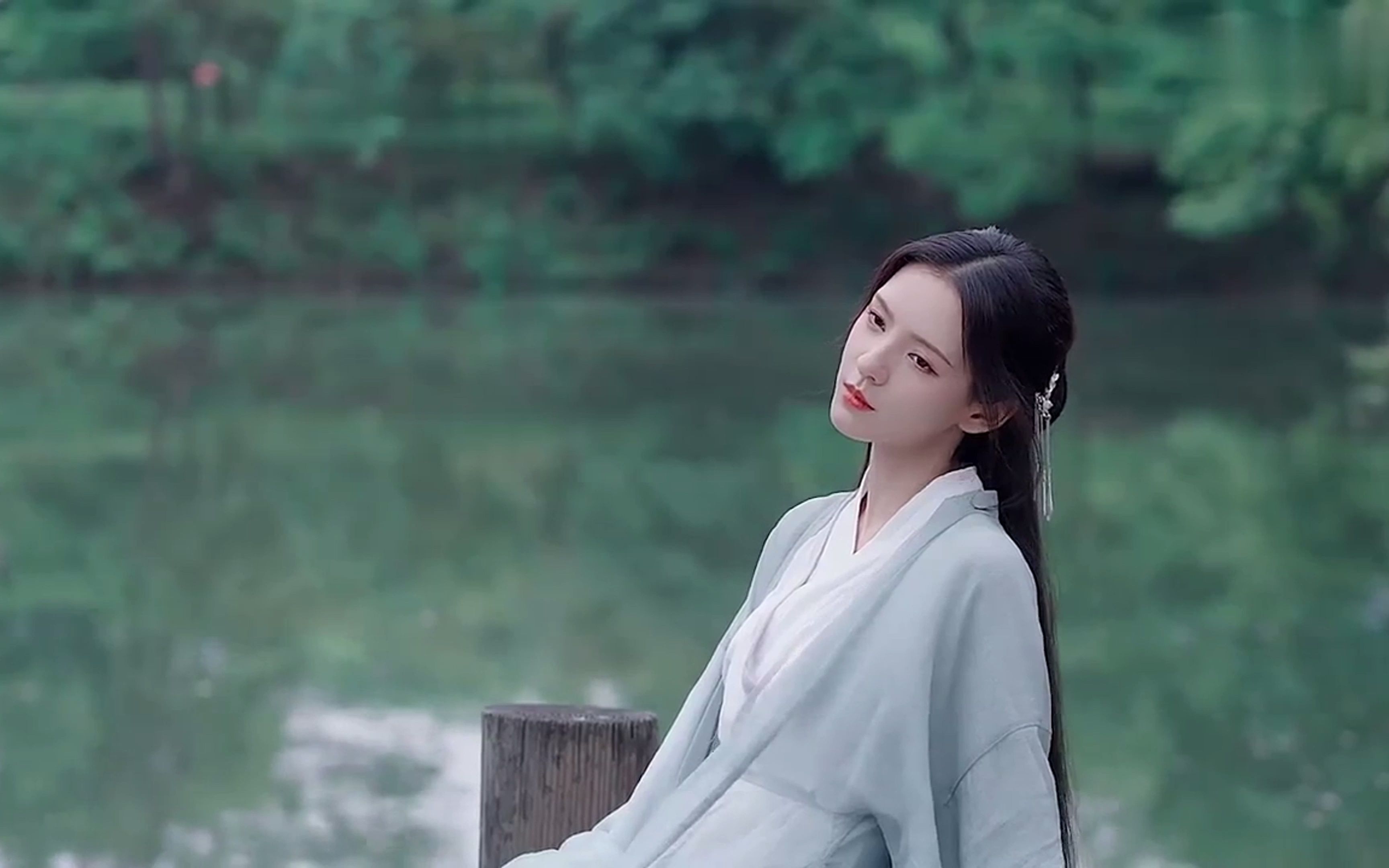 歌名 魏新雨 - 余情未了(原唱版)美女舞蹈混剪 精彩在后头