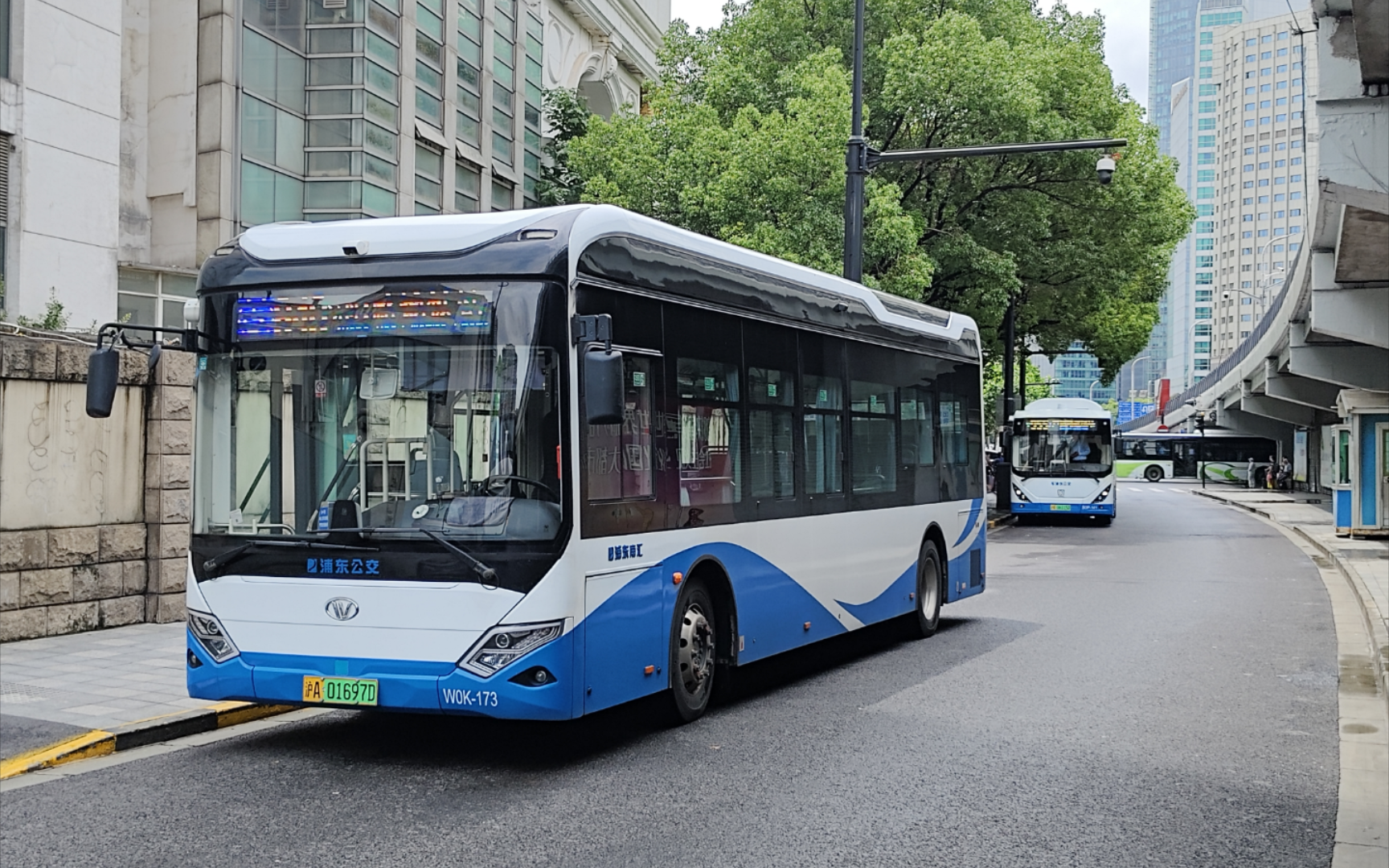 【上海公交】第三世的邂逅,已无前辈风采 上海公交840路 上海火车站