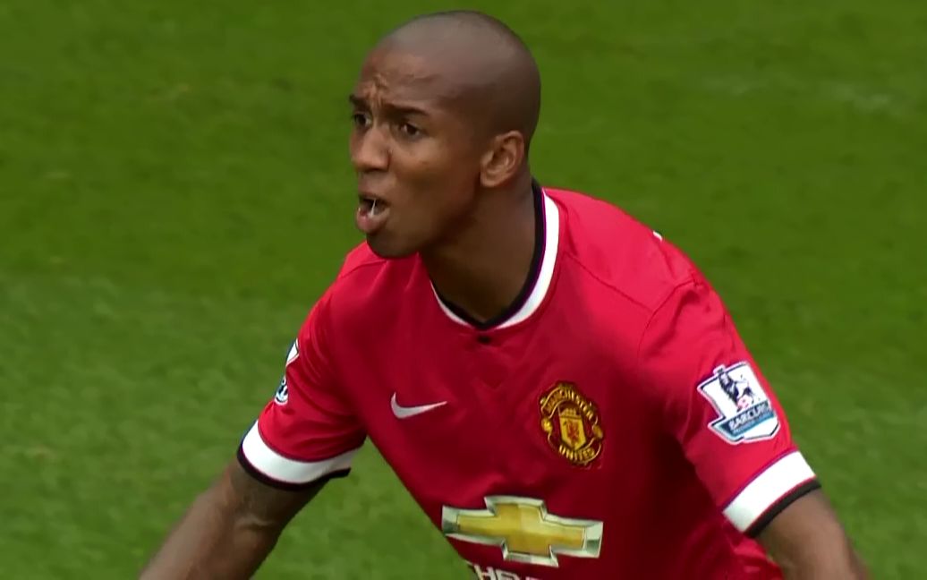 英超经典搞笑镜头———阿什利扬吞食从天而降的鸟粪_哔哩哔哩 (゜-゜