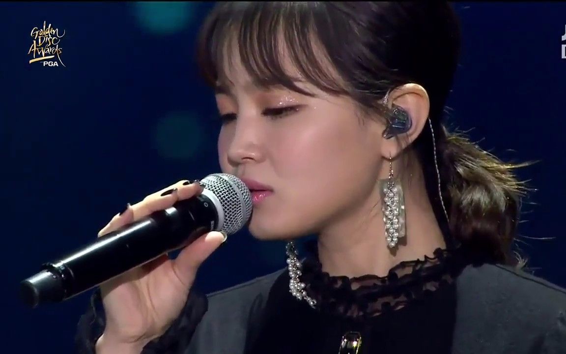 32届金唱片大赏李遐怡演唱breathe