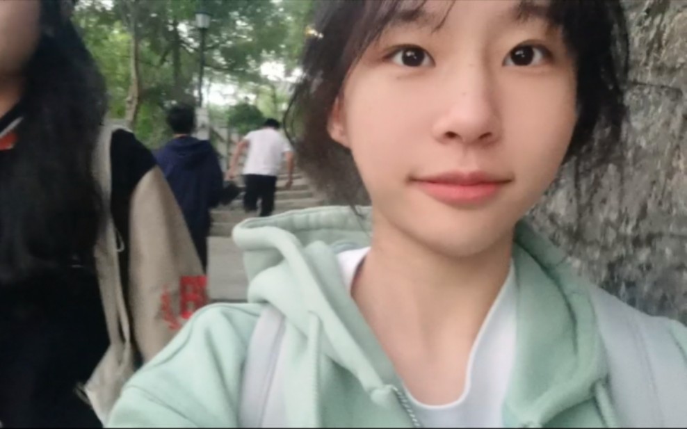 [图]在？放学一起走吧丨00后大学生封校vlog