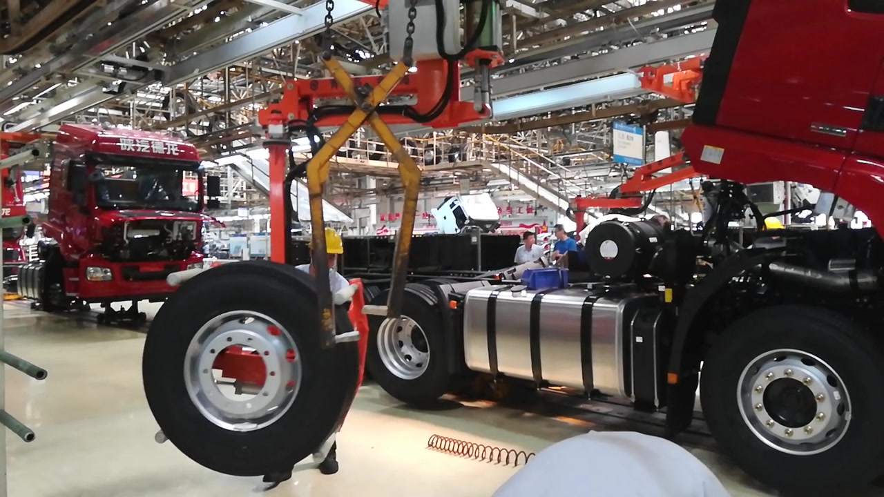 轮胎装配机械手