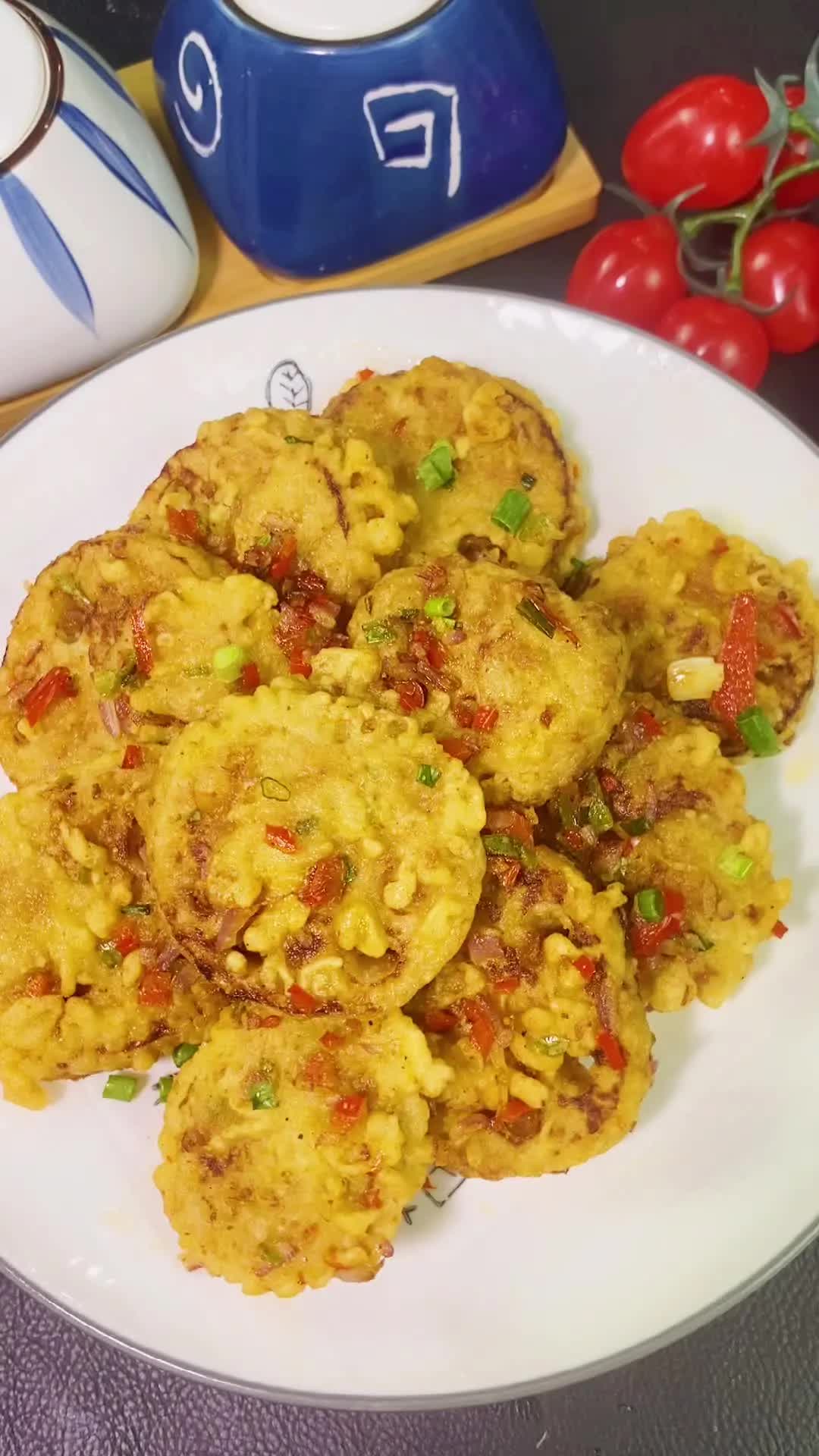 逢年过节的餐桌上给家里人准备一盘外焦里嫩的椒盐藕夹