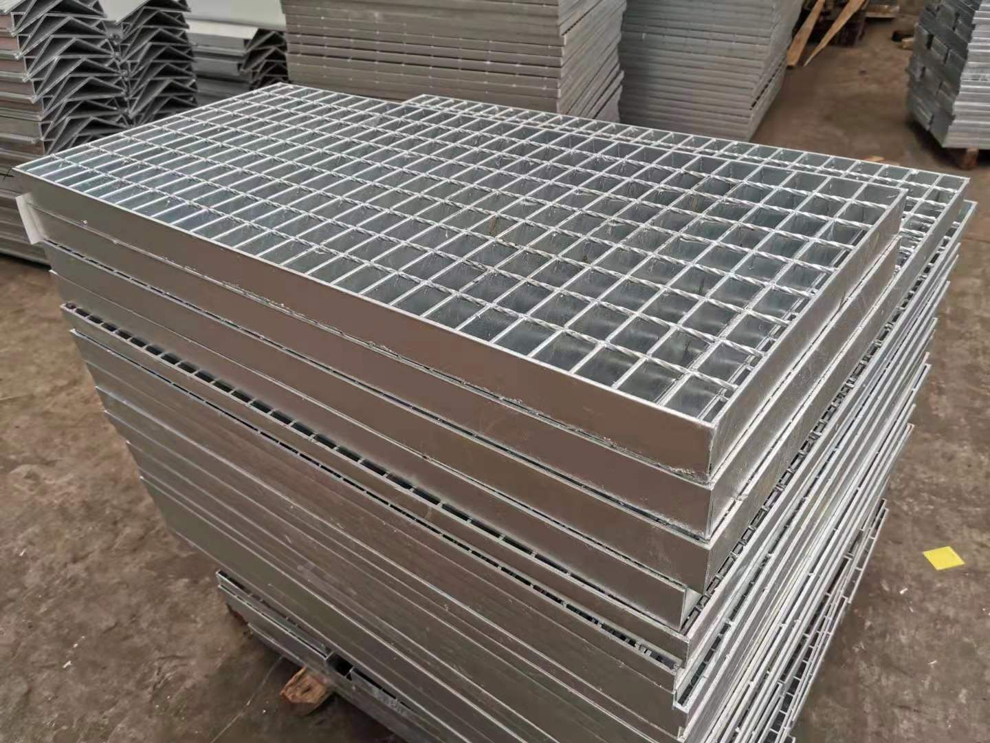 精美耐用:不锈钢304钢格板打造高品质场所