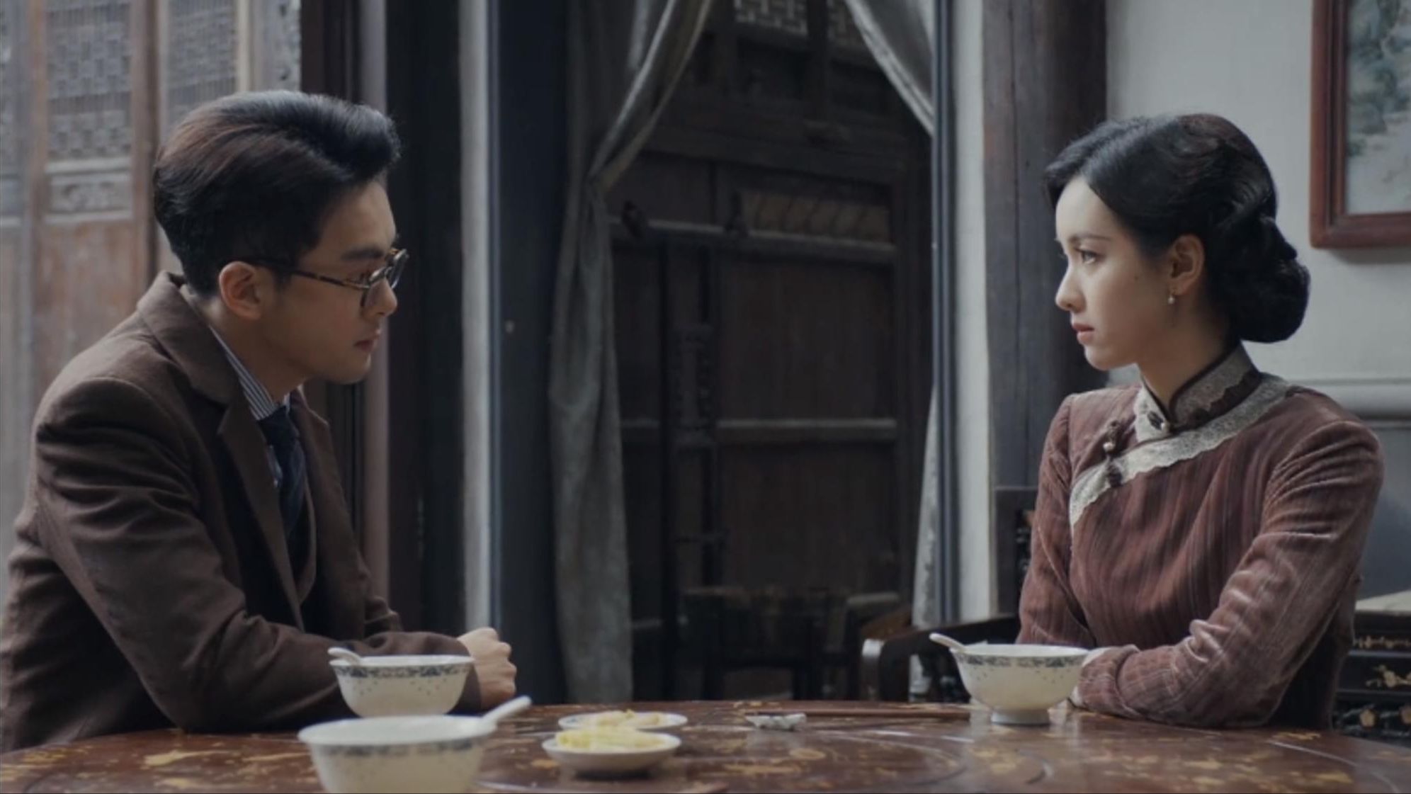 孤舟:大结局肖若彤牺牲,顾易中张海沫假戏真做,生下女儿顾念彤