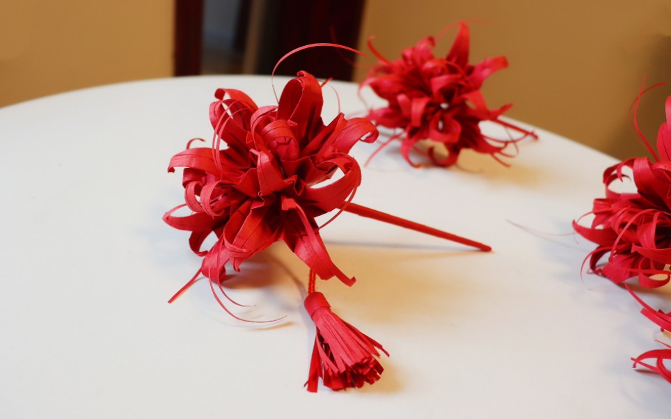 折纸彼岸花,加一串流苏还可以做发簪哦～_哔哩哔哩 (゜-゜)つロ 干杯