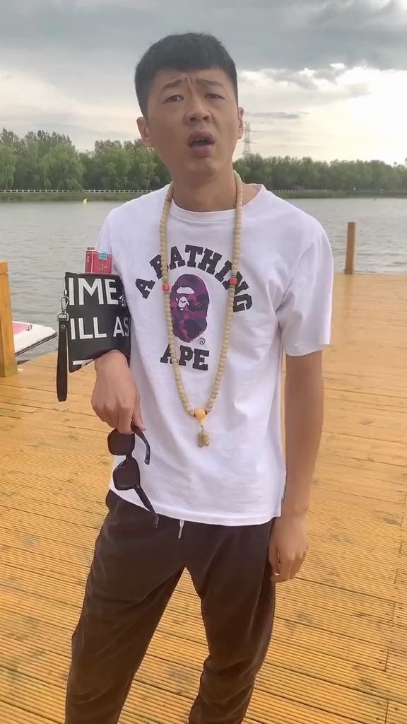 华子宇宙一华子哥:"这噶不样钓鱼"_哔哩哔哩 (゜-゜)つロ 干杯~-bili