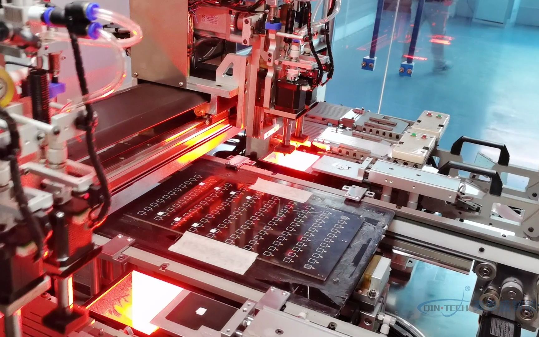 超高速贴辅料机 全自动辅料背胶贴装机 smt全自动异形辅料贴装机_哔哩