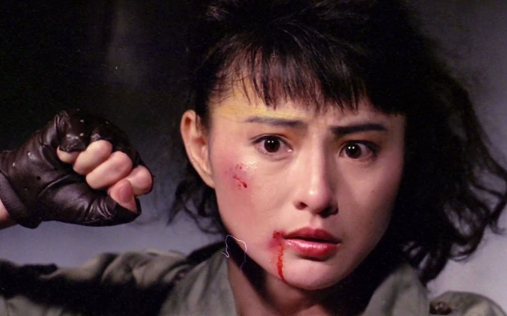 李赛凤,胡慧中,吕良伟为拍片二级烧伤