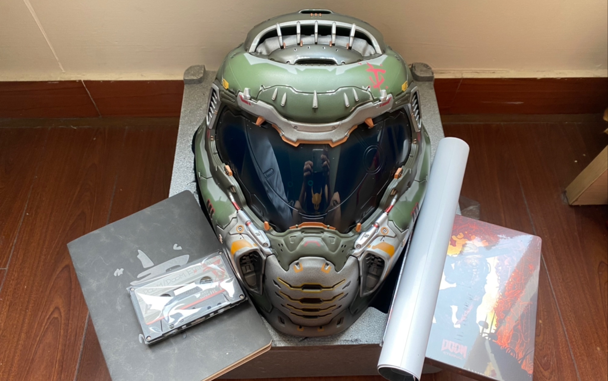 期待已久doom永恒典藏版游戏开箱,霸气头盔 人类的救援录音,跟着