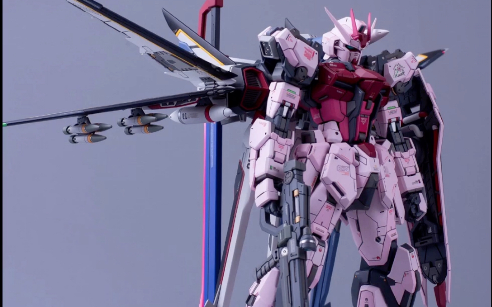 高达万代模型高达mg嫣红强袭