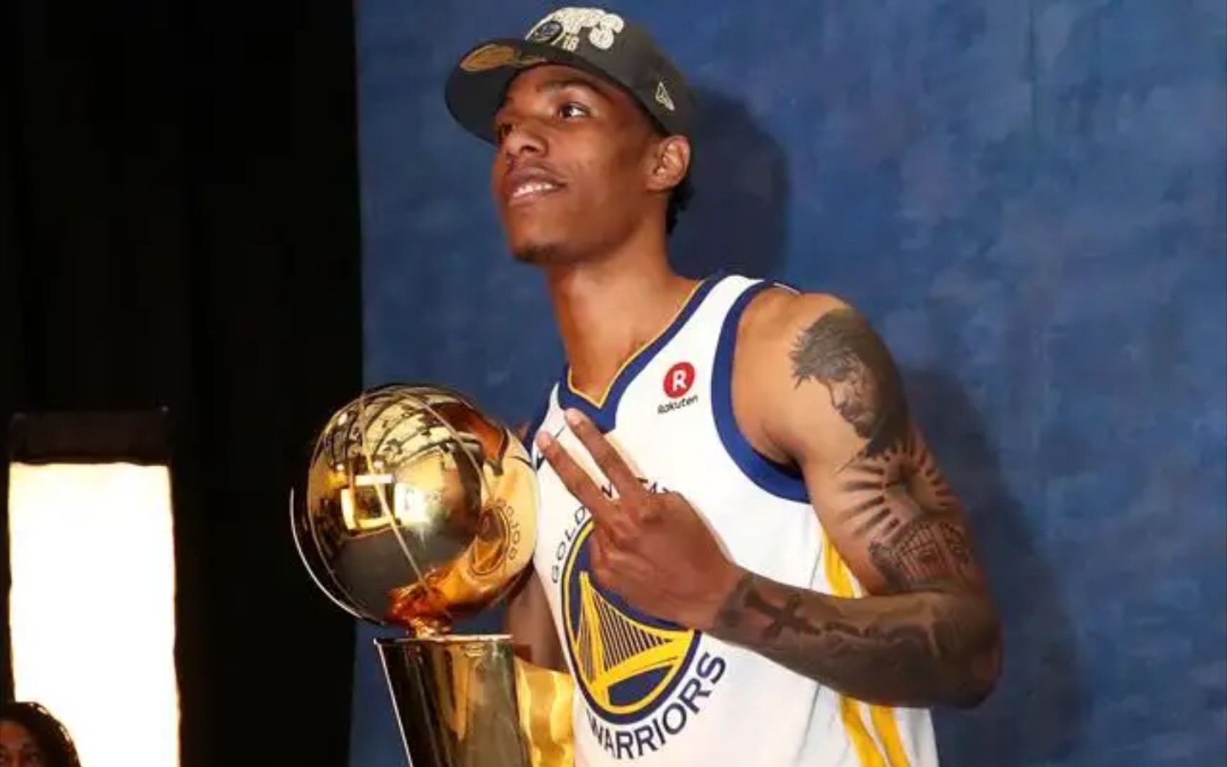 侧翼多面手 三冠王-帕特里克·麦考