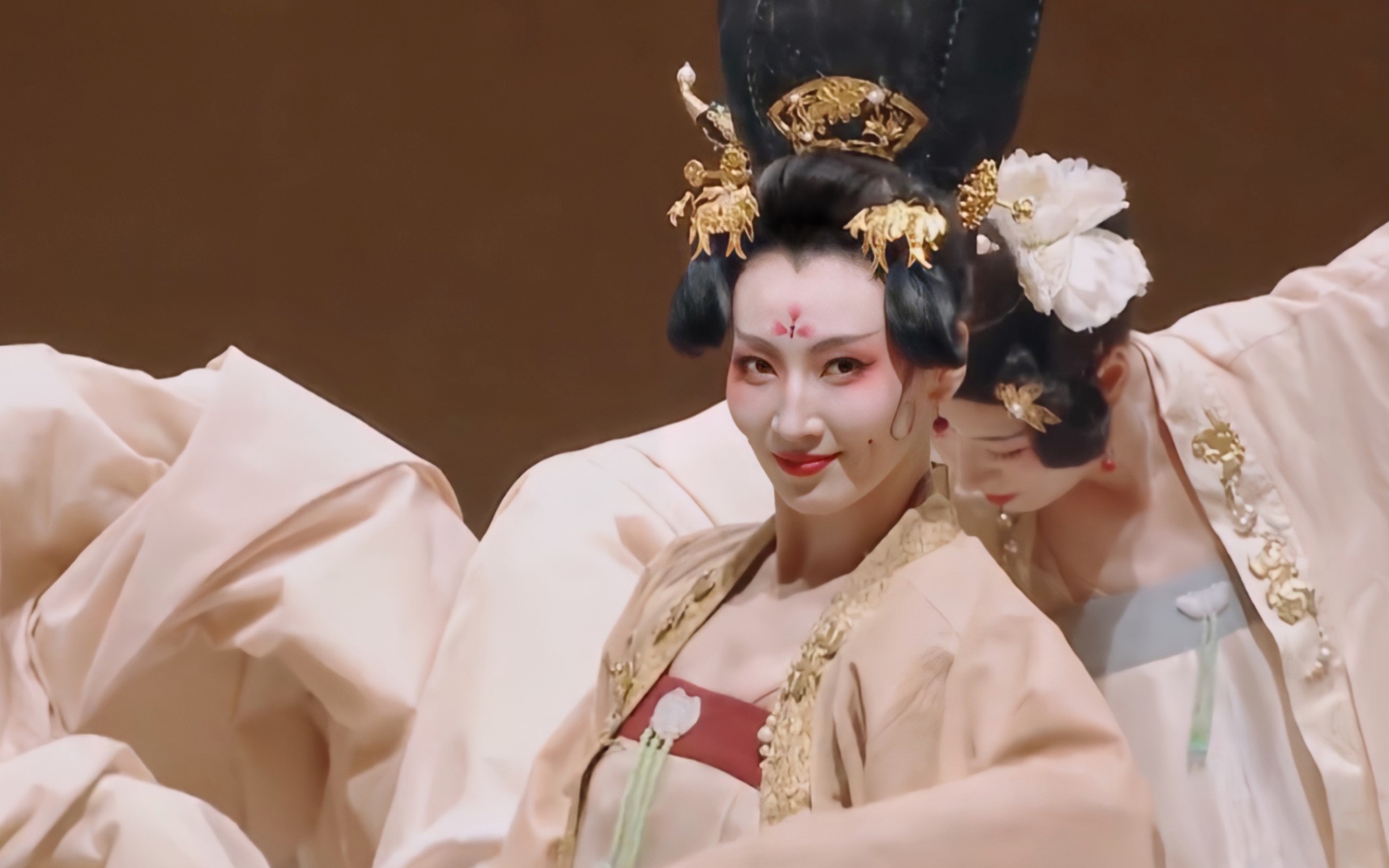 【最新/重庆歌舞团】郝若琦《丽人行》_哔哩哔哩_bilibili