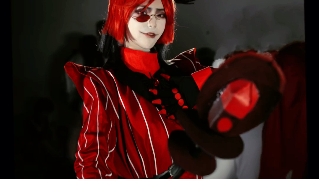 地狱客栈cos阿拉斯托