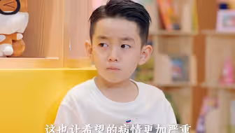 男孩因学习压力过大，从而导致眨眼病发作！