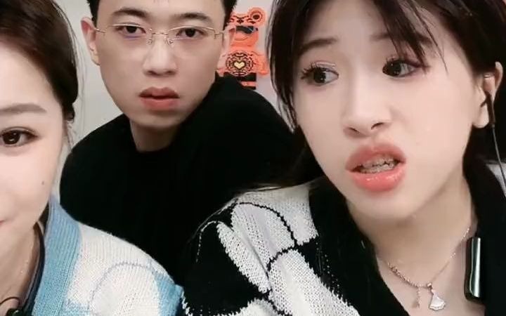 你知道小杨哥一次能借给小黄多少钱吗-看完你就知道了-疯狂小杨哥-七