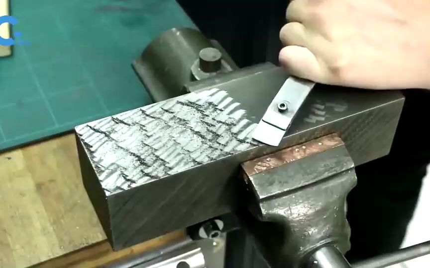 什么是刮研?精密机床加工必须手工操作,机器都不能代替的工艺