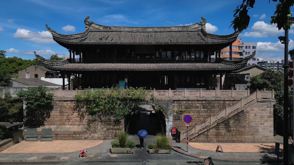 它印证了温州上千年的悠久文化历史.一座承载2000余年历史的古城.