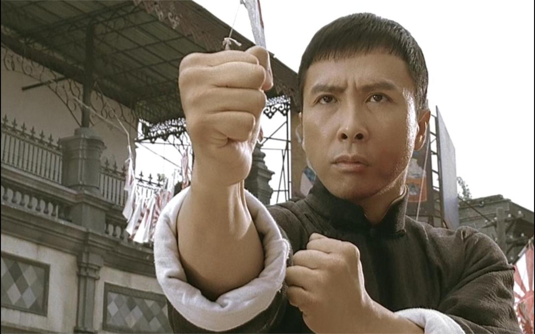 《叶问》两次挑战日本人,第一次完虐10个小兵,最后一场更解气