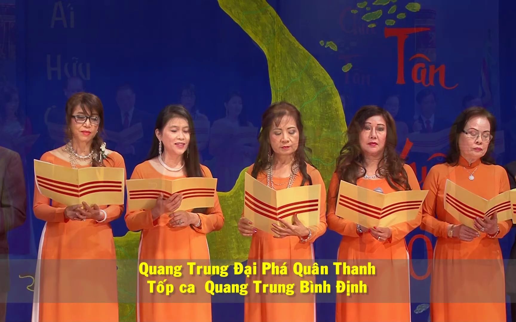 [图]西山平定联谊会合唱《光中大破清军》（Quang Trung đại phá quân Thanh）